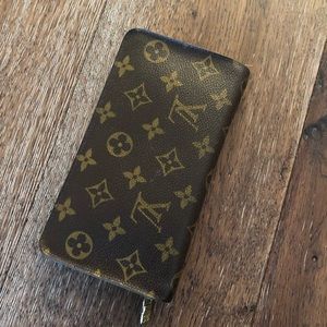 Large Louis Vuitton wallet
